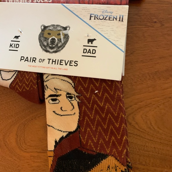 Frozen II Dad Toddler Twinsies Socks 2 pkg Sm New - Picture 2 of 5